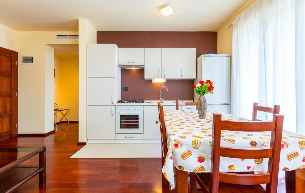 Apartments Villa Yoyo Štinjan Buitenkant foto