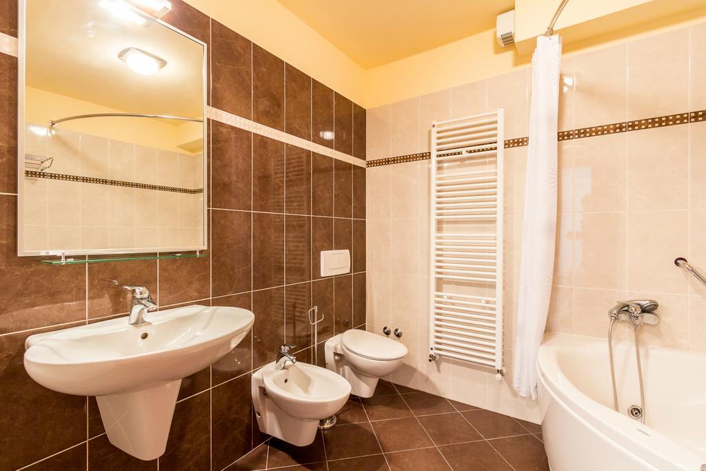 Apartments Villa Yoyo Štinjan Buitenkant foto