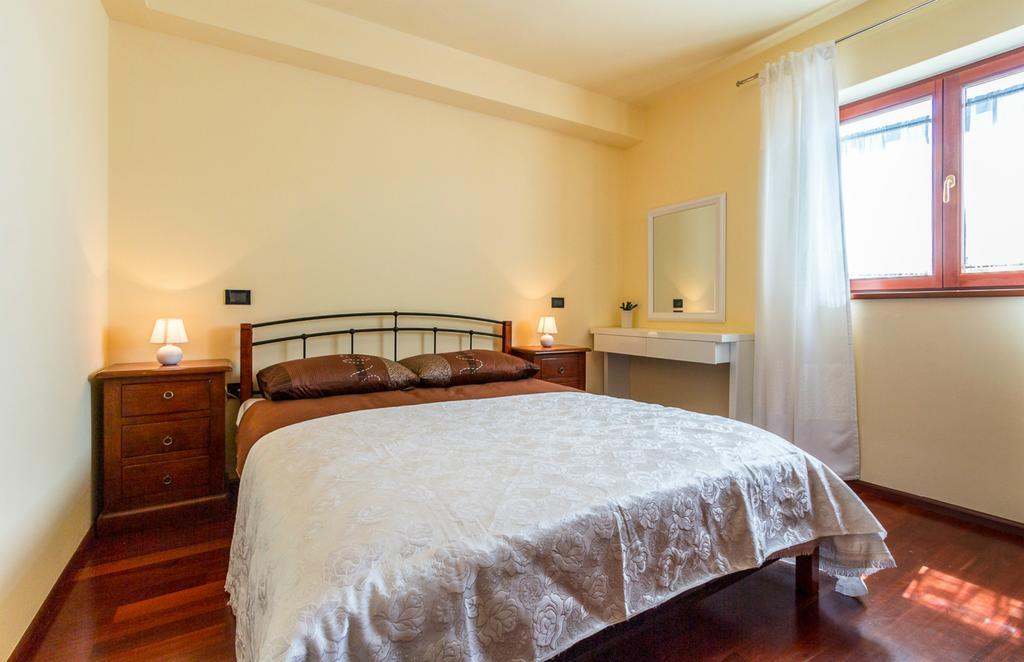 Apartments Villa Yoyo Štinjan Buitenkant foto