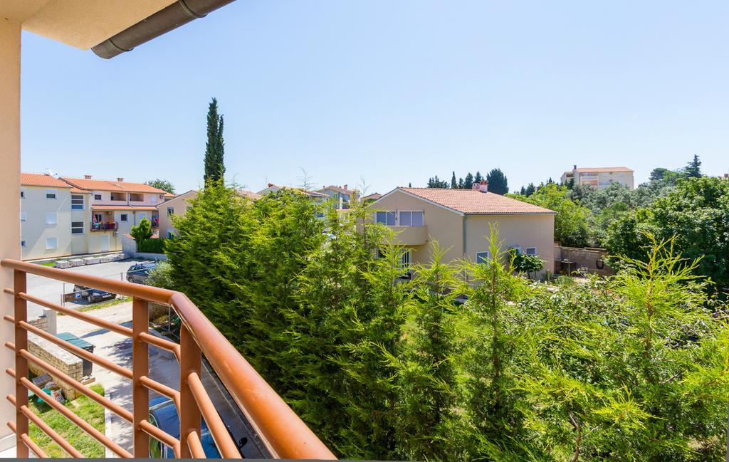 Apartments Villa Yoyo Štinjan Buitenkant foto