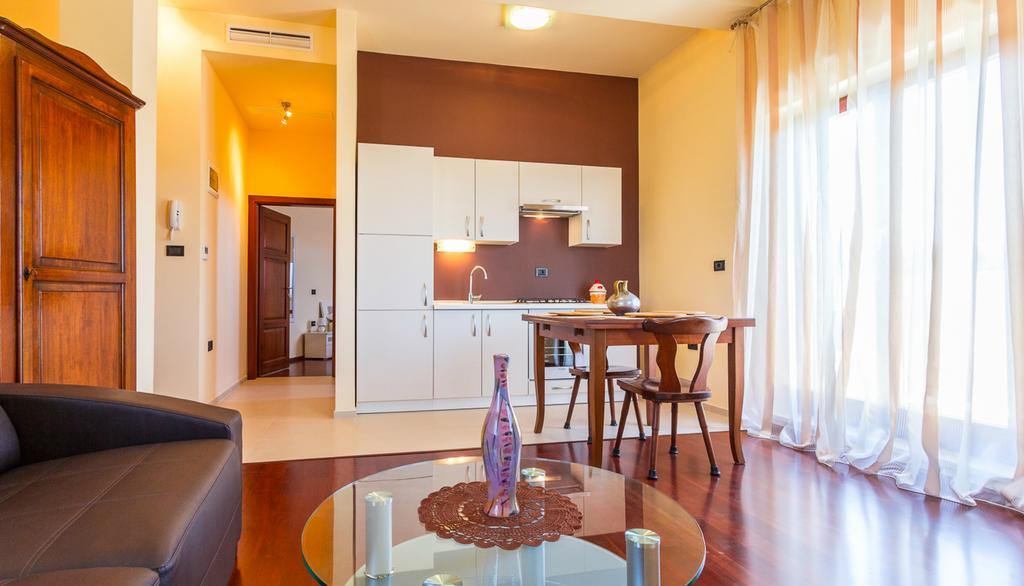 Apartments Villa Yoyo Štinjan Buitenkant foto