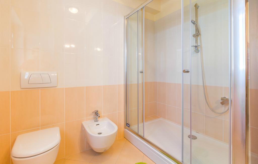 Apartments Villa Yoyo Štinjan Buitenkant foto
